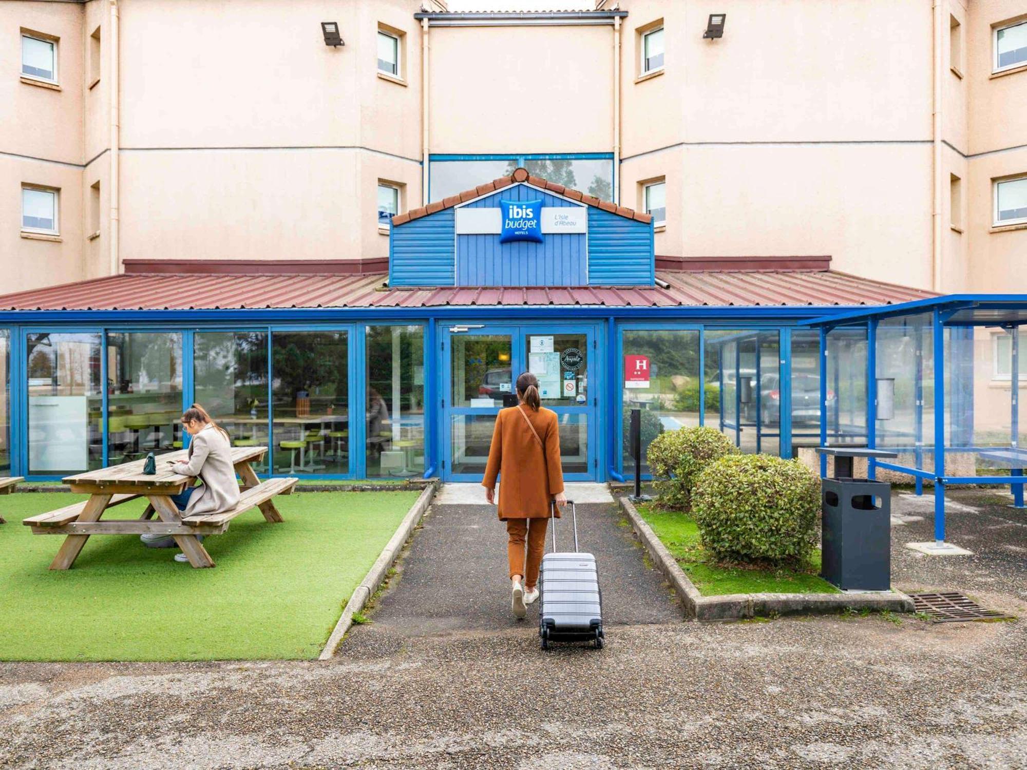 Ibis Budget Lyon Est Saint Quentin Fallavier Exterior photo
